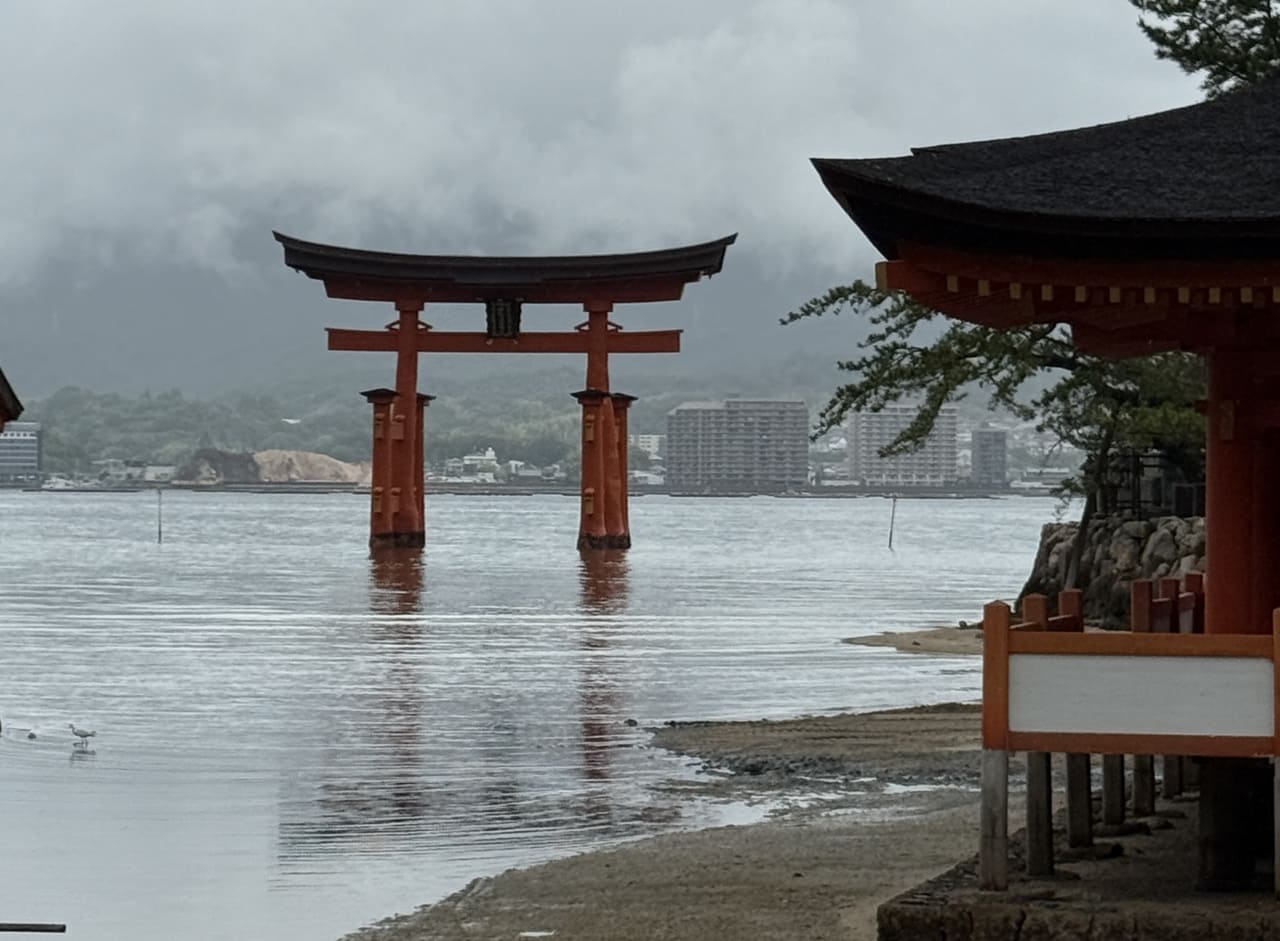 厳島神社の大鳥居